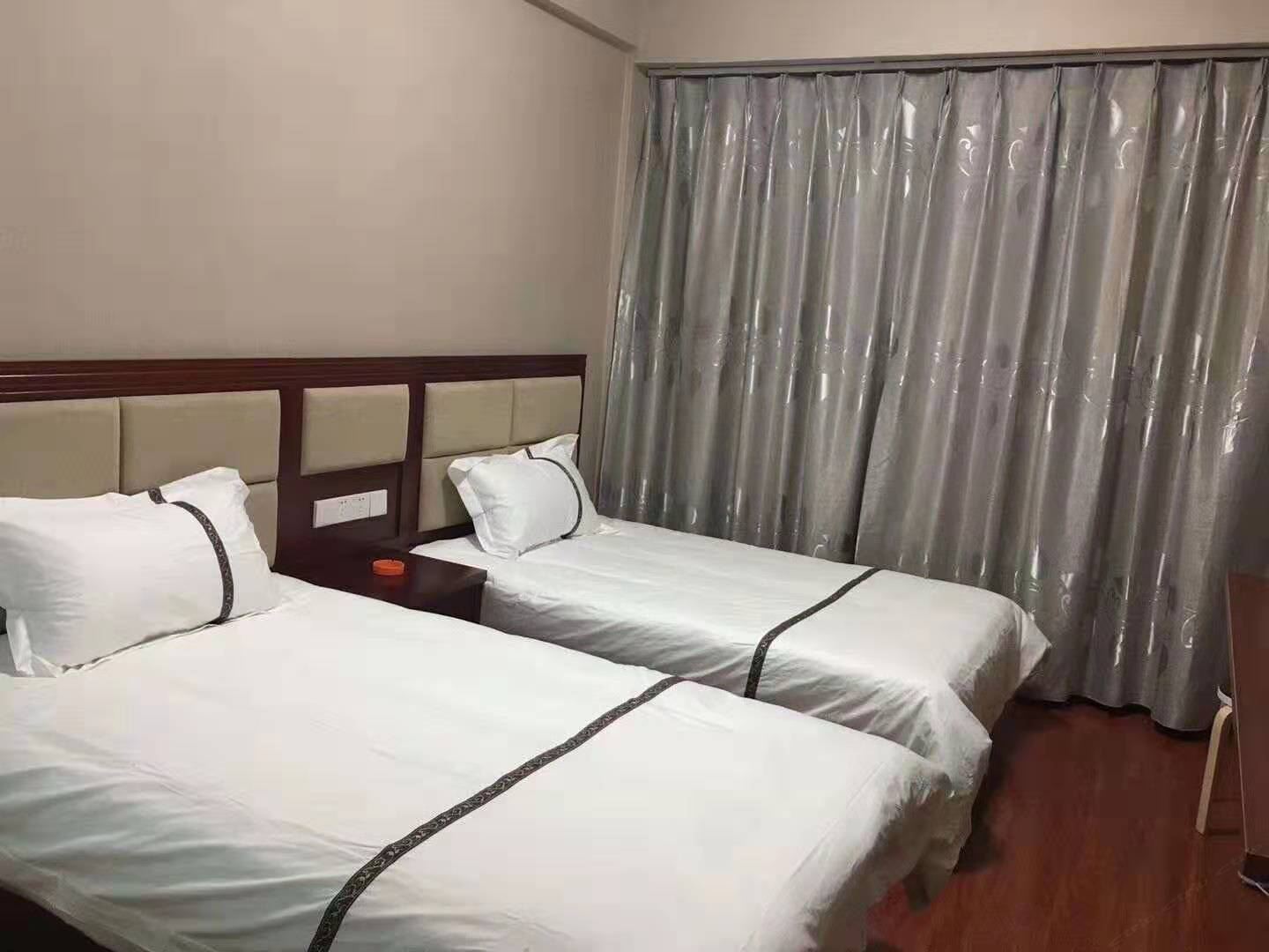 舒适双床房