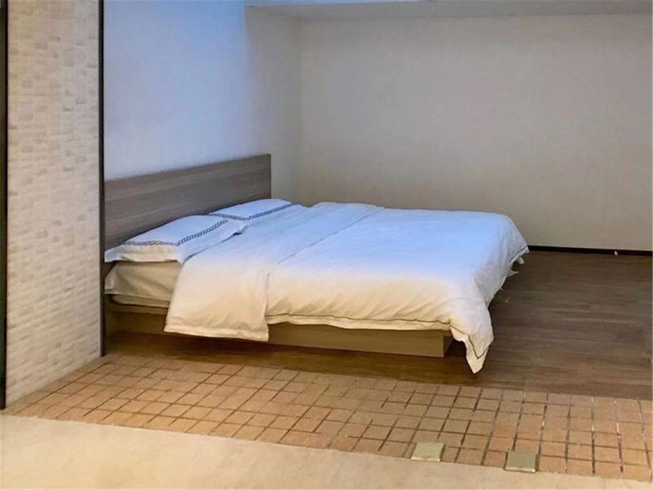 春风六室二厅套房