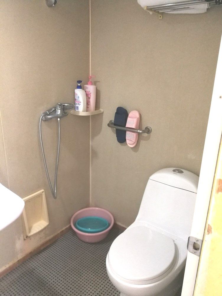 精装一室大床房