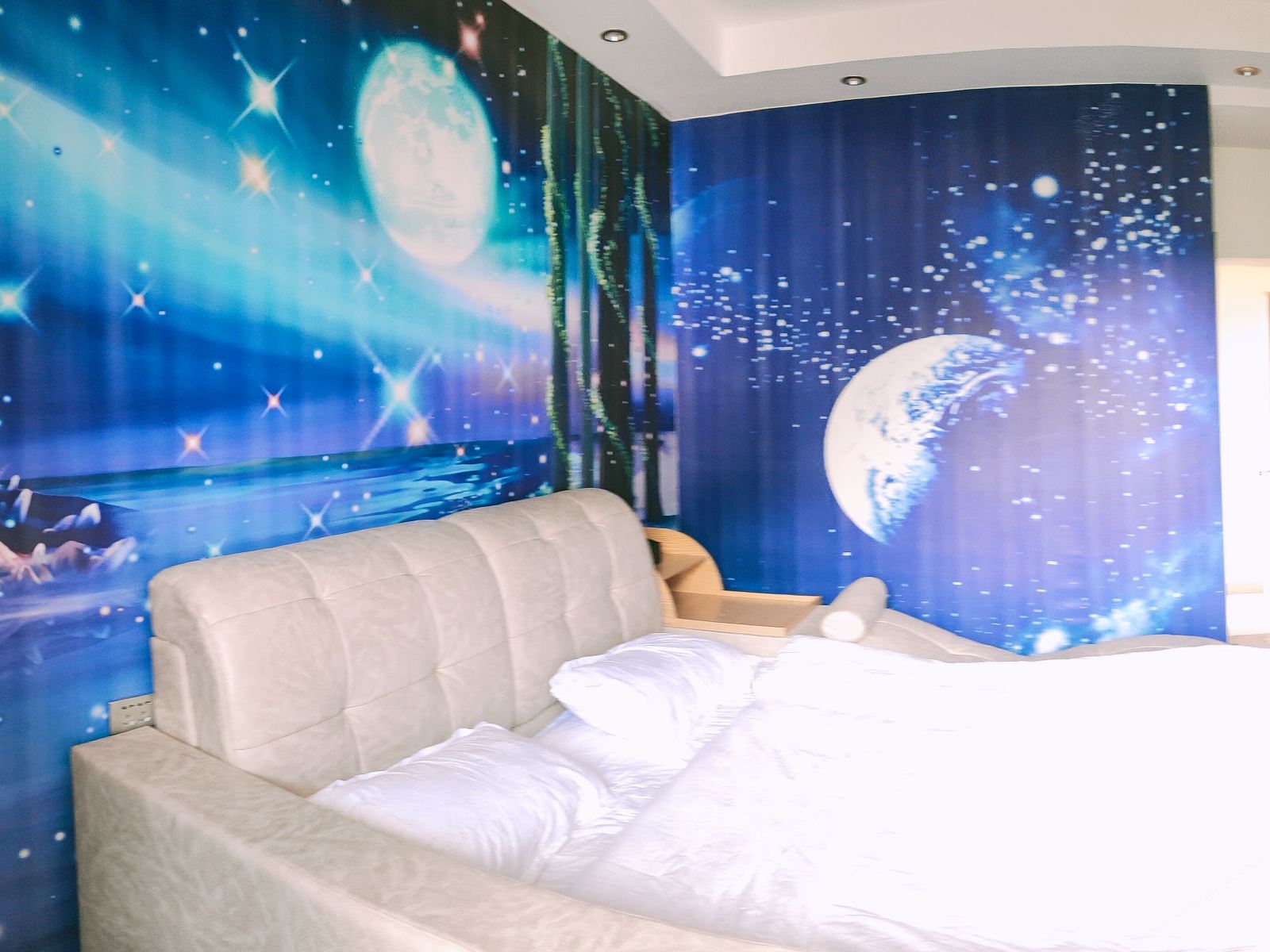 夜色星空房