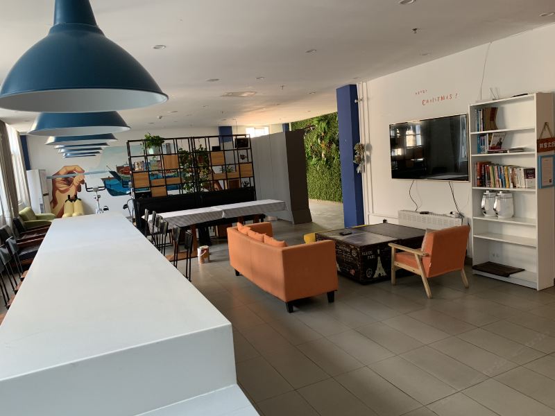 hotelPic