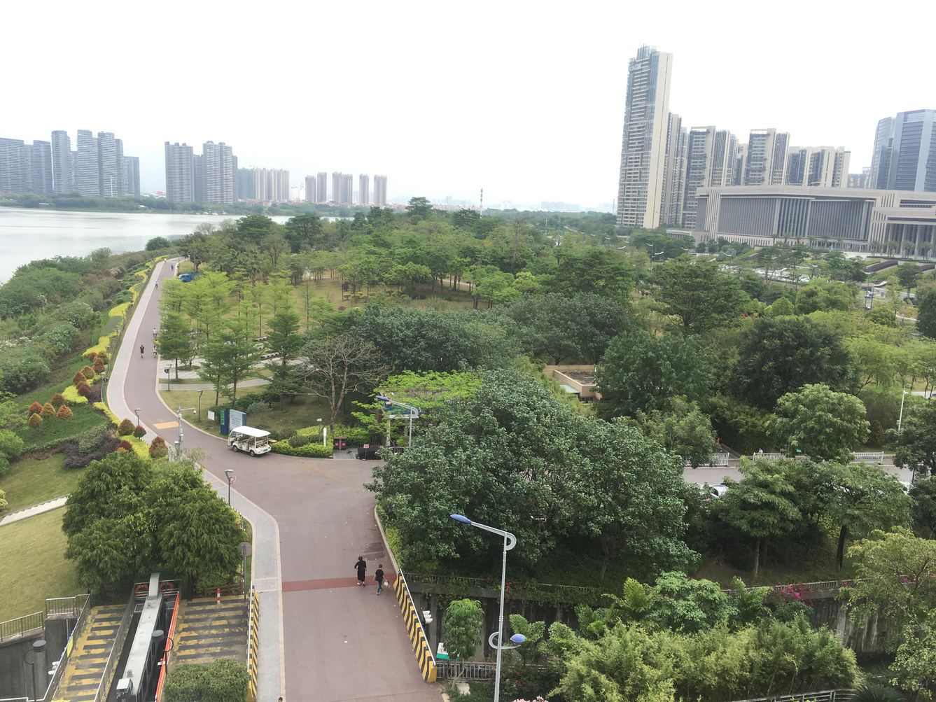 佛山市禅城区魁奇澜石地铁靠江边（最多住3人）公寓(东平路分店)