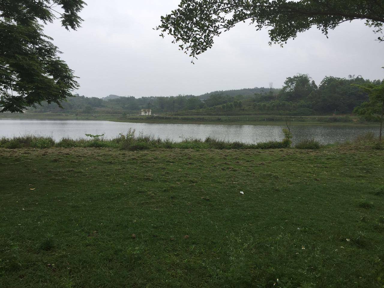 南宁皇氏根竹牧场帐篷营地