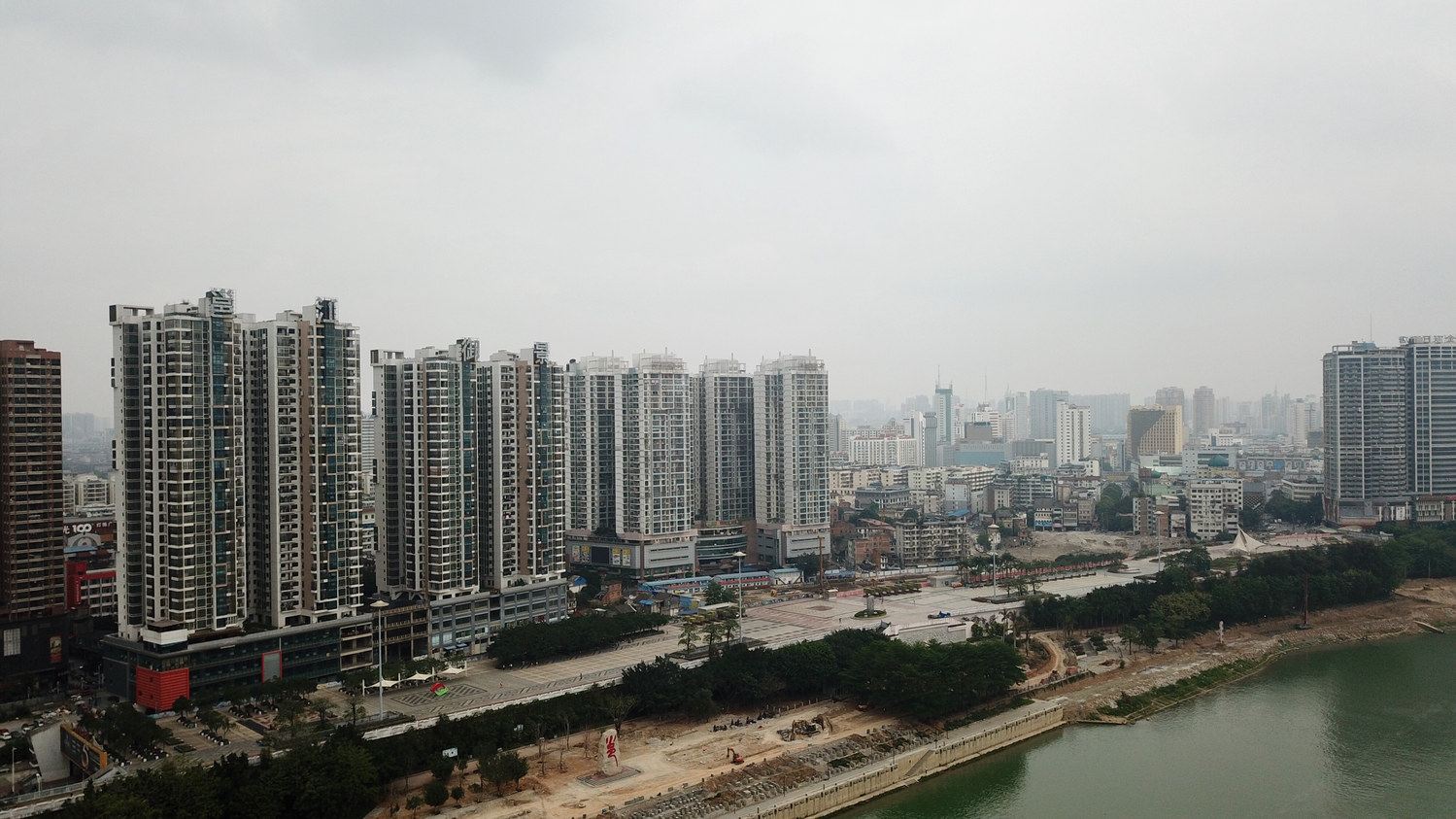 南宁路易斯·贤公寓(新会书院分店)