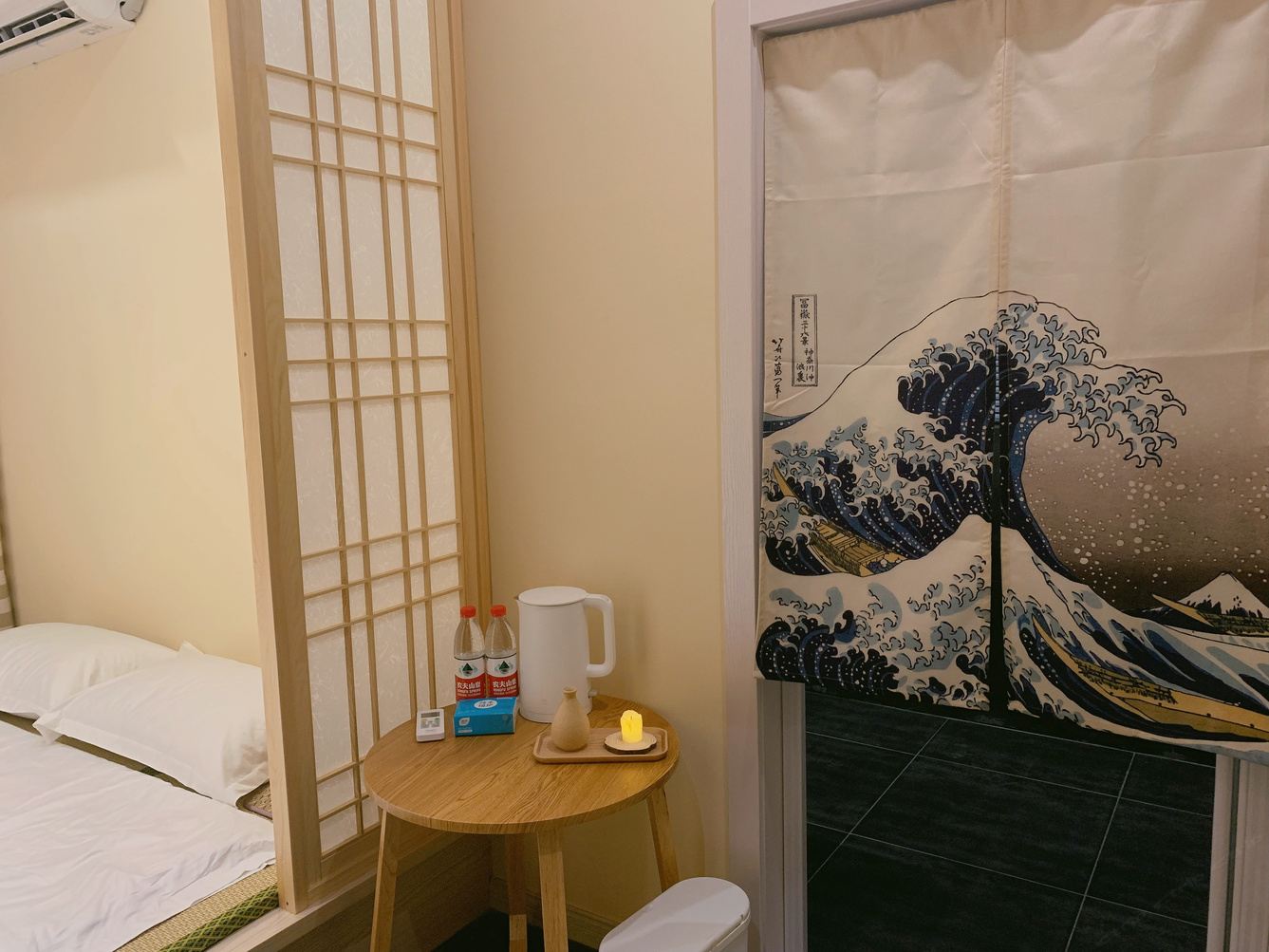 榻榻米一室榻榻米房