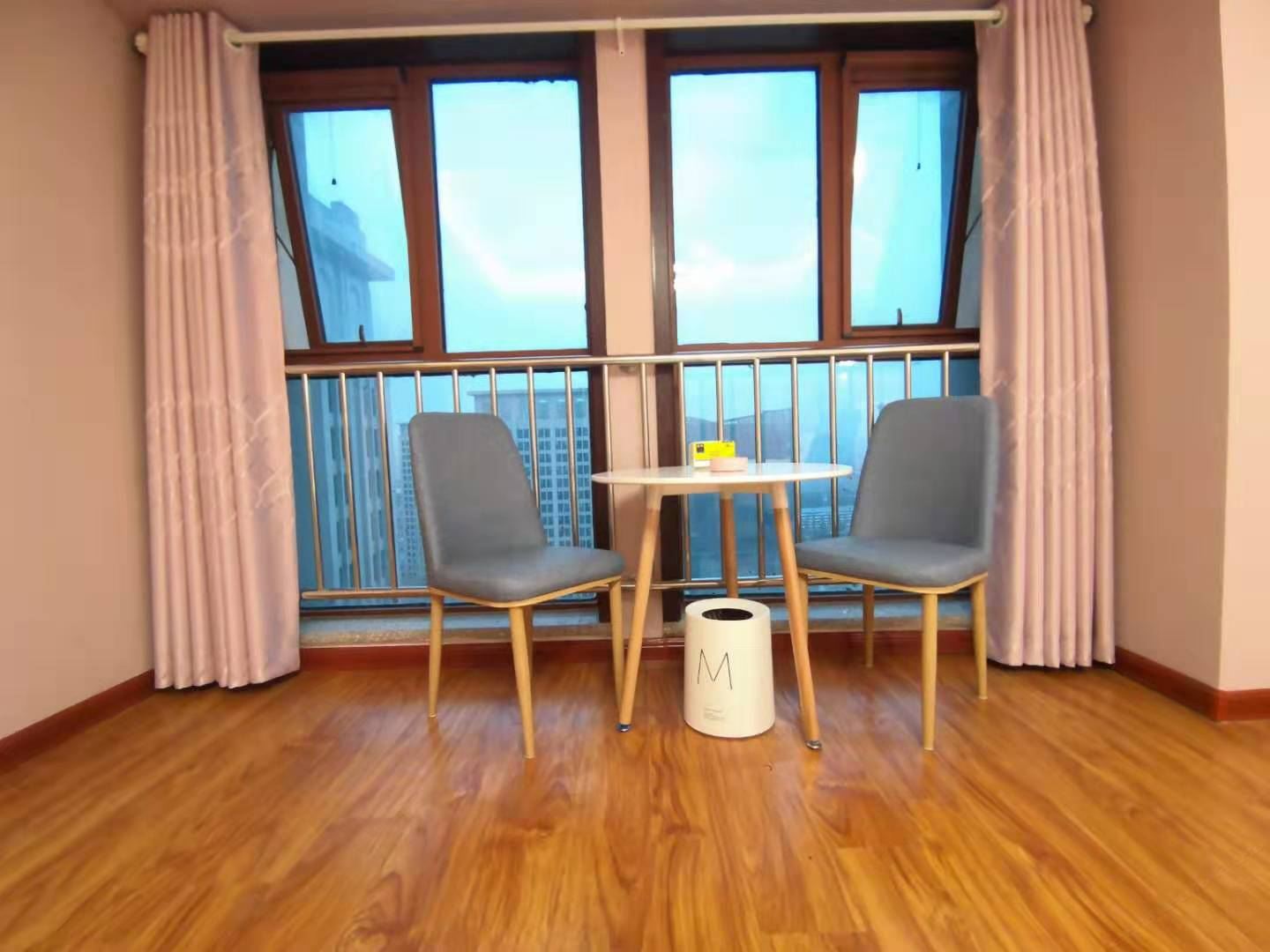 浪漫粉色大床房
