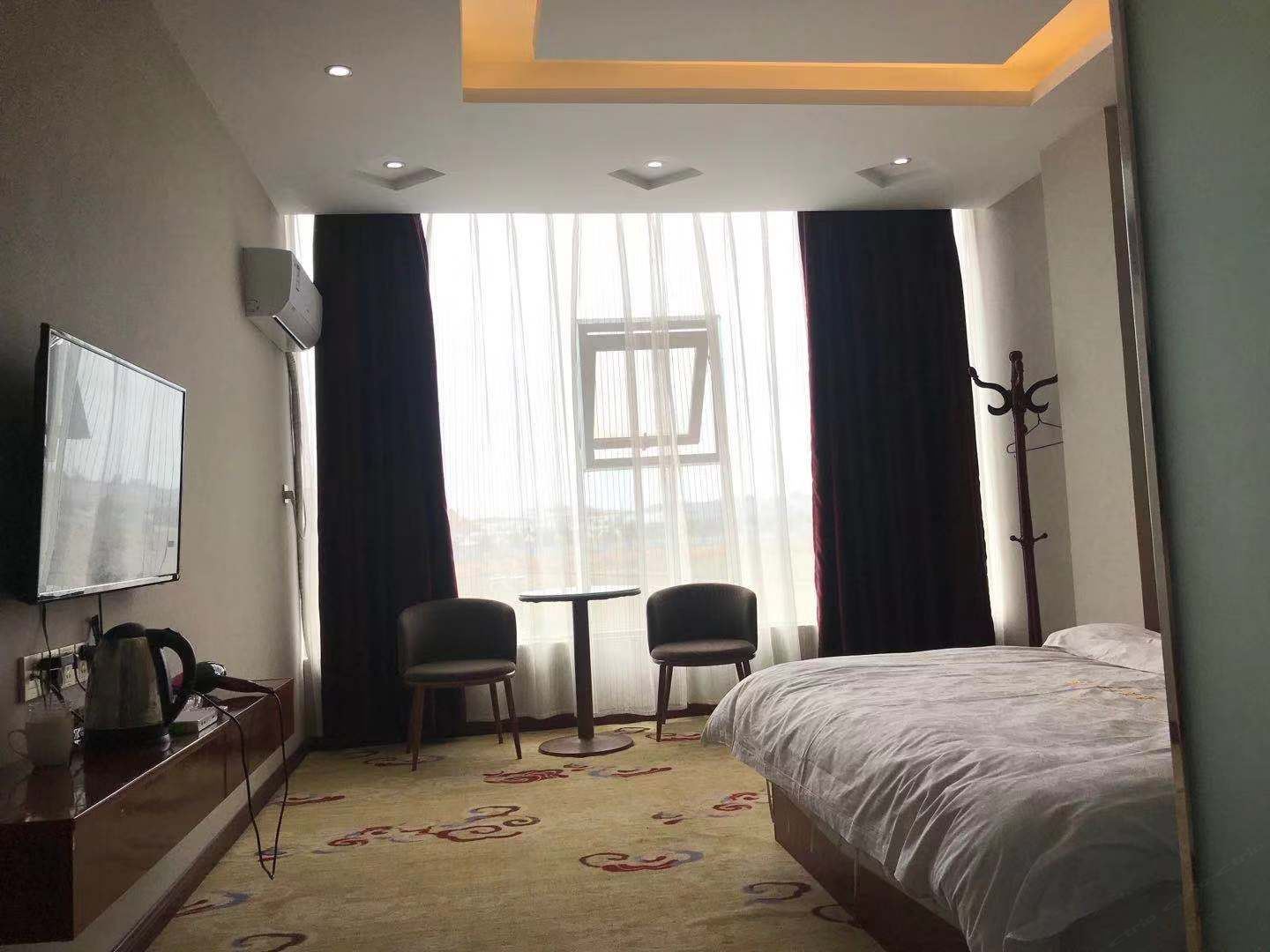 豪华大床房