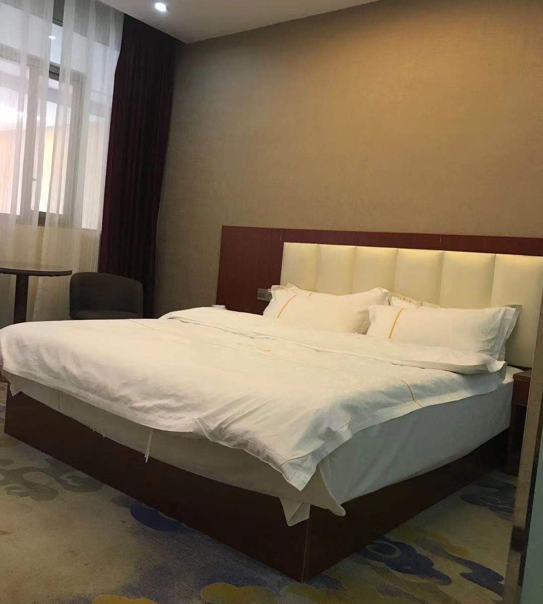 豪华大床房
