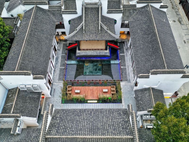 hotelPic