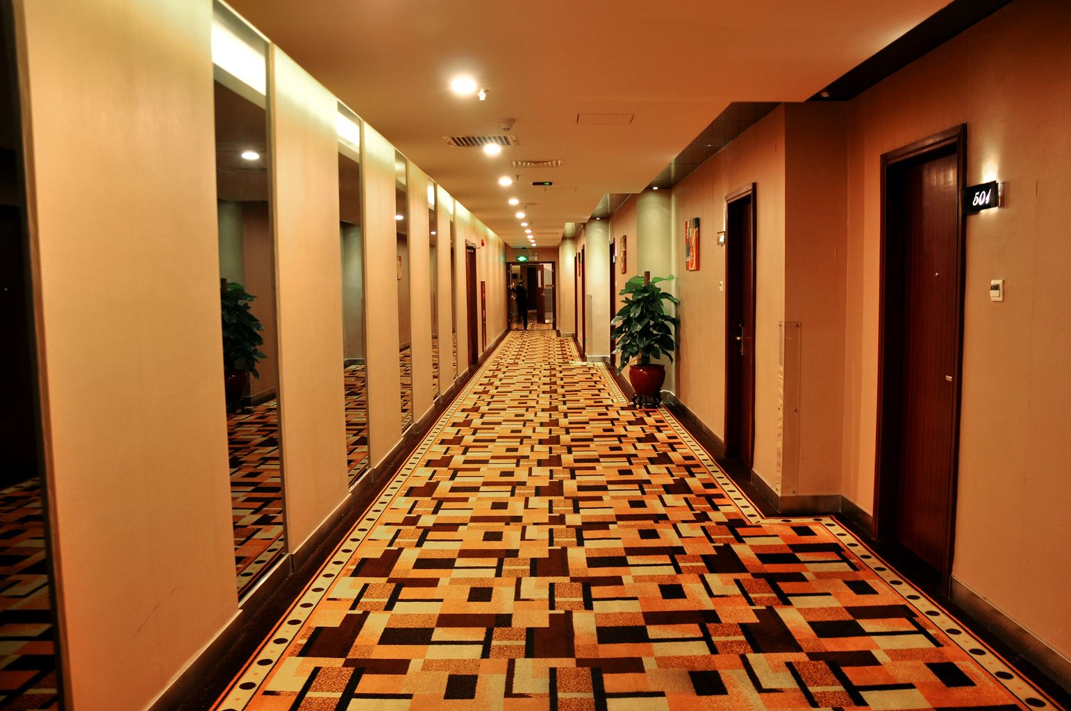 中山国贸(逸豪)大酒店(商务楼)