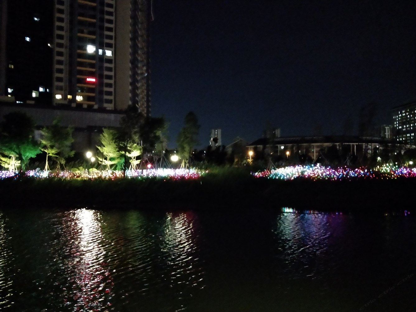 秋意浓在水一方公寓(中山升华路店)
