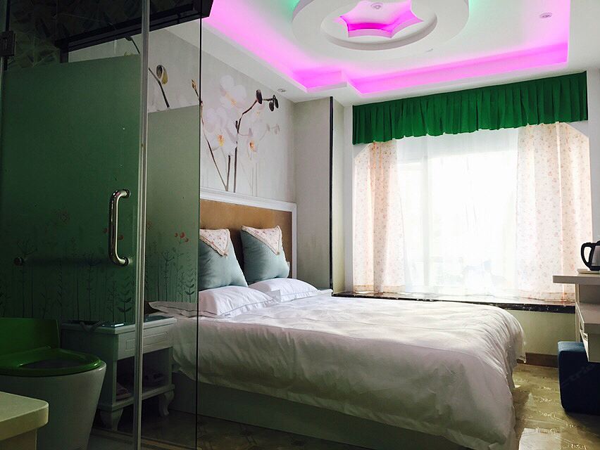 精选大床房