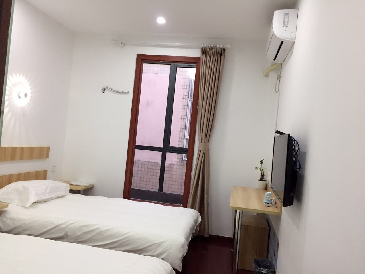 阳台标准间
