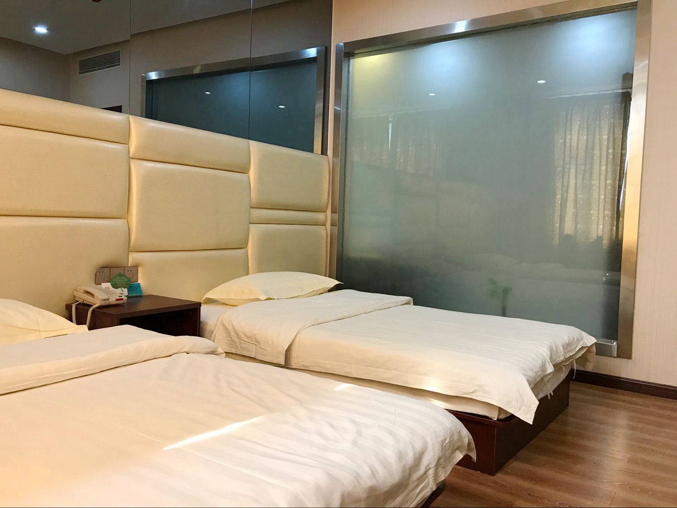 豪华双床房
