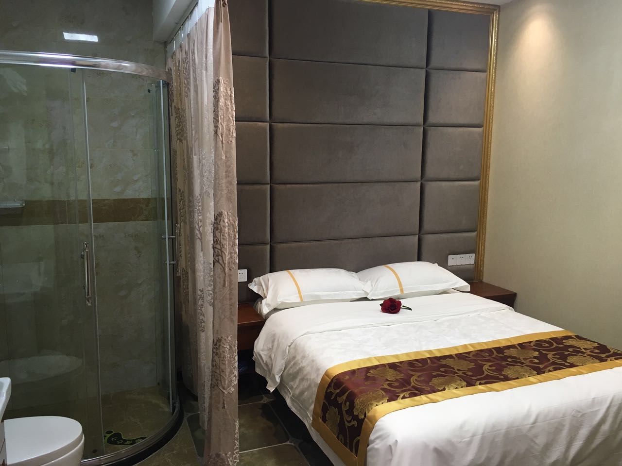 豪华大床房
