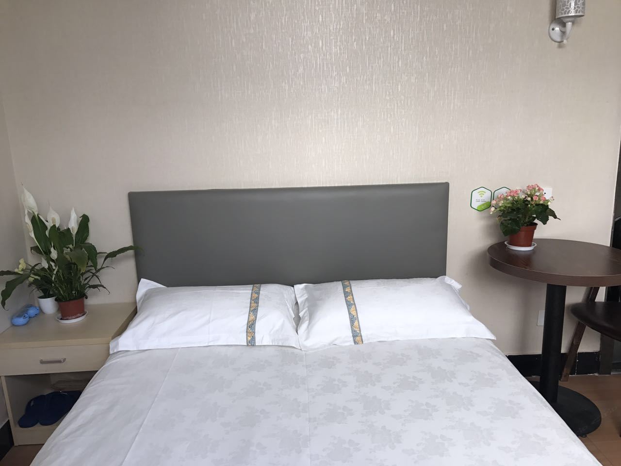 普通大床房b(无窗)