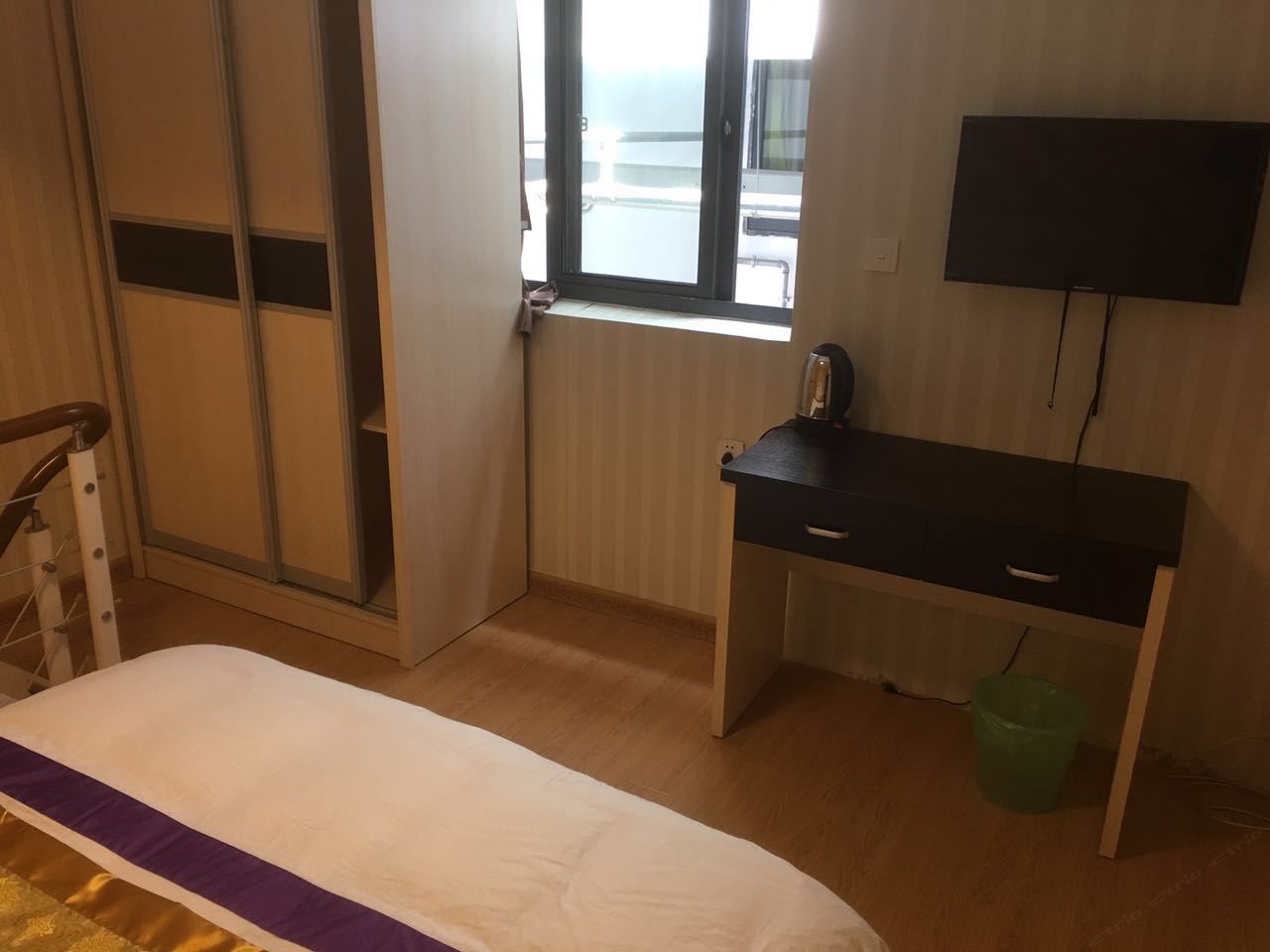 经济大床房