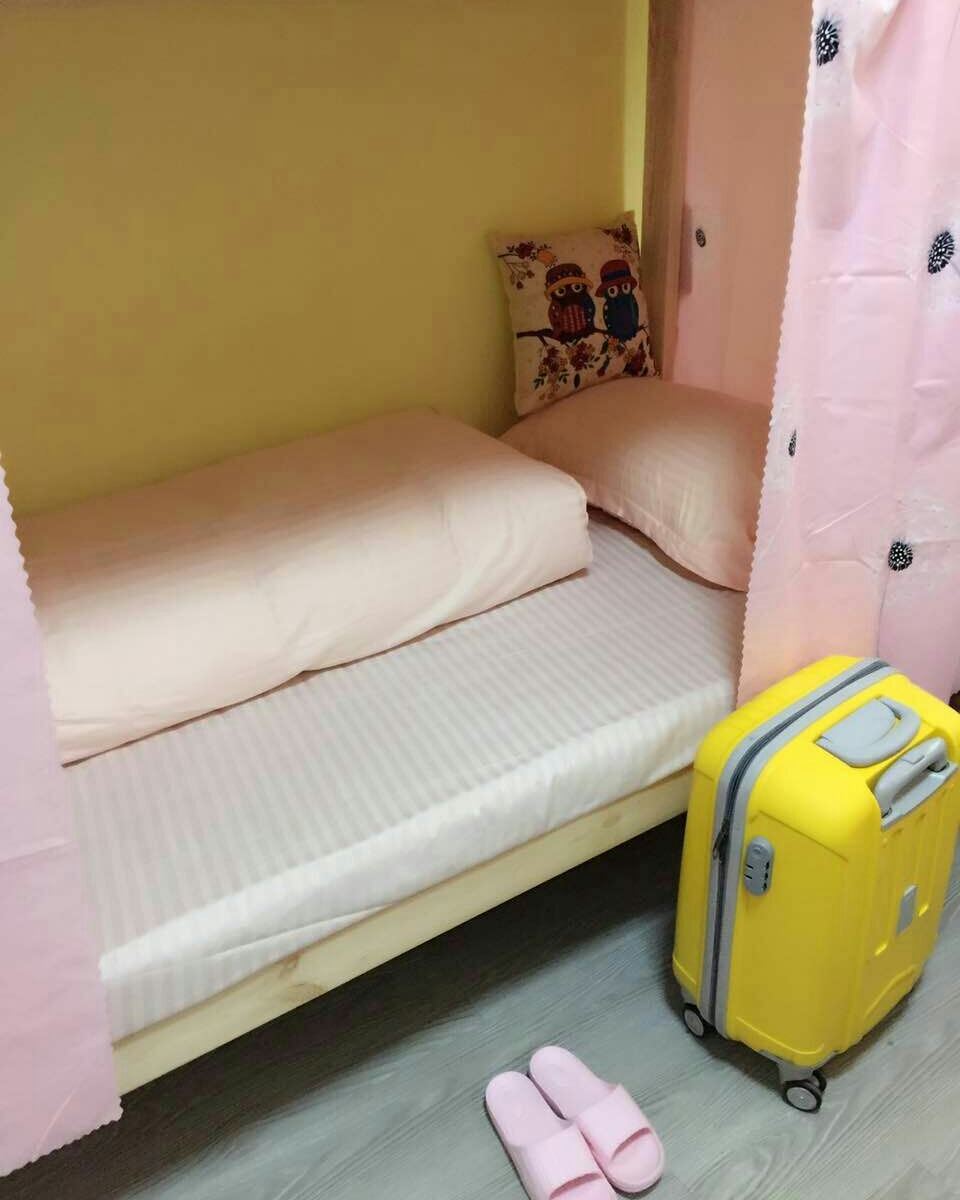女生八人间