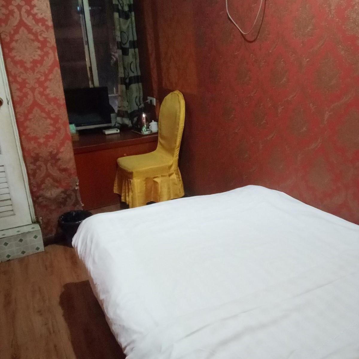 豪华小床房