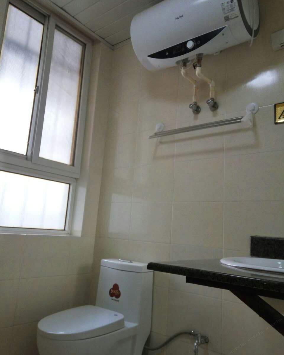 男生四人间(床位)