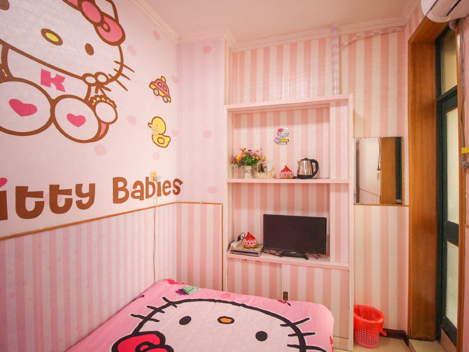 Hello kitty情侣大床房