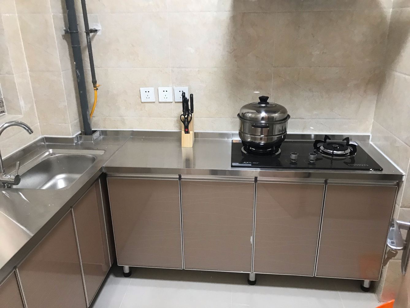 简约一室一厅套房