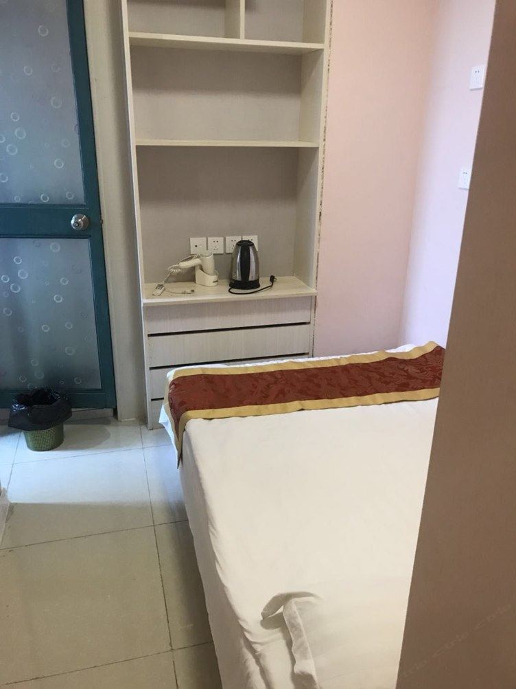 精致情侣大床房