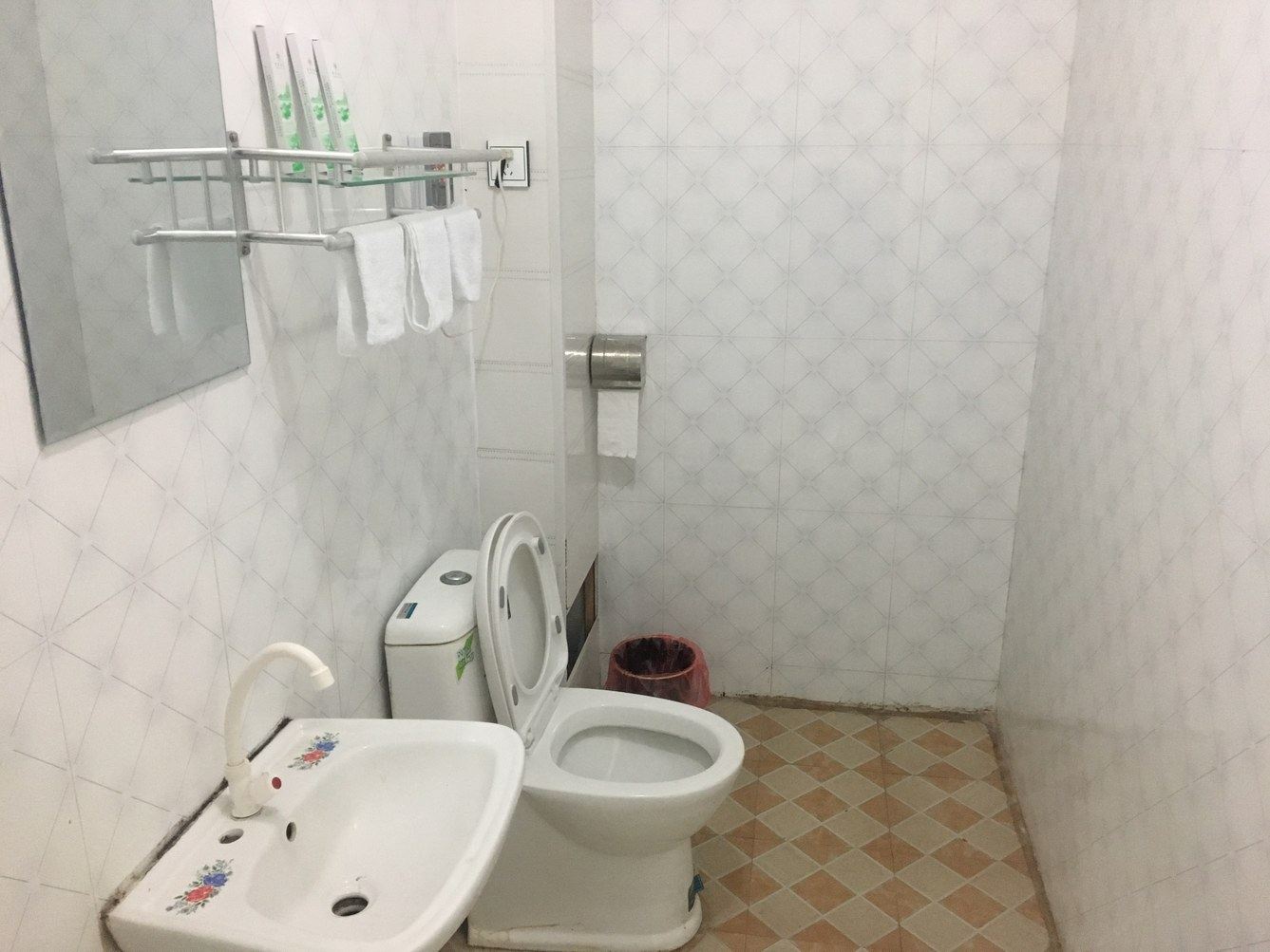 精品三床房