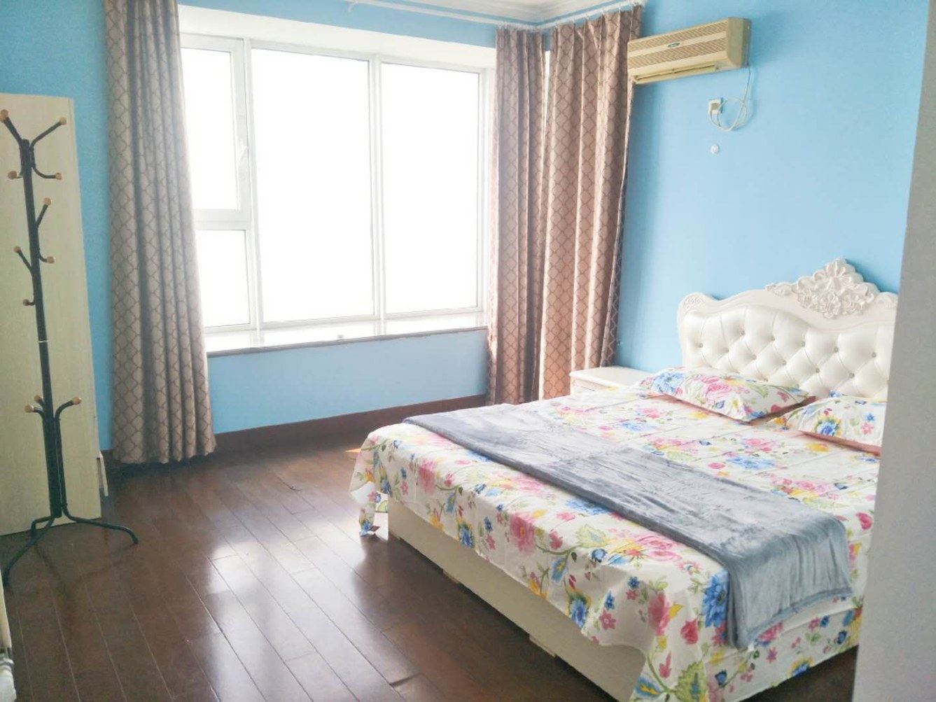 精致海景四室一厅套房