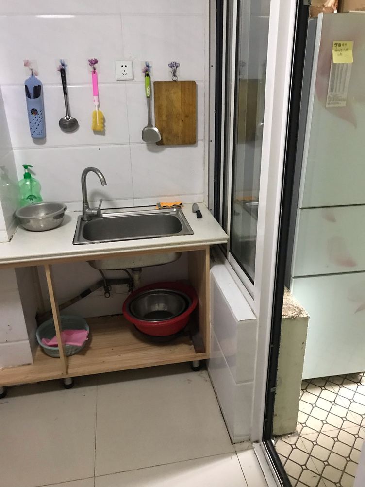 阳台二室一厅套房