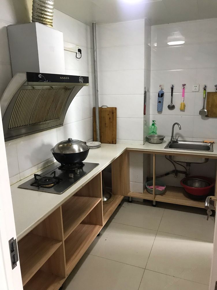 阳台二室一厅套房
