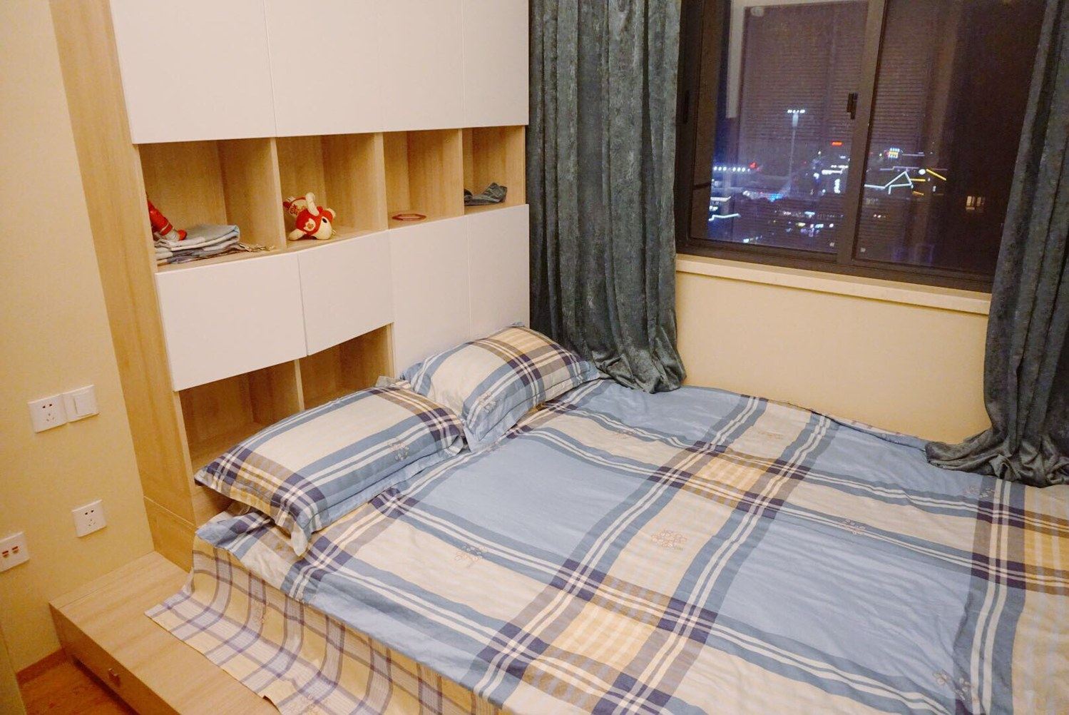 精装三室一厅套房