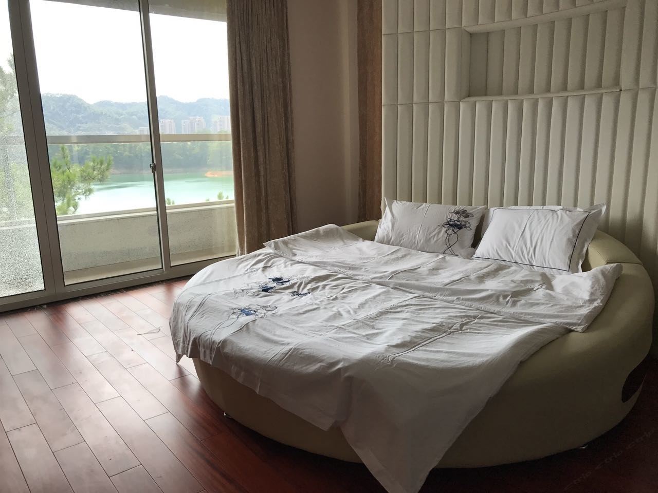 杭州淳安木上花开公寓(3号店)