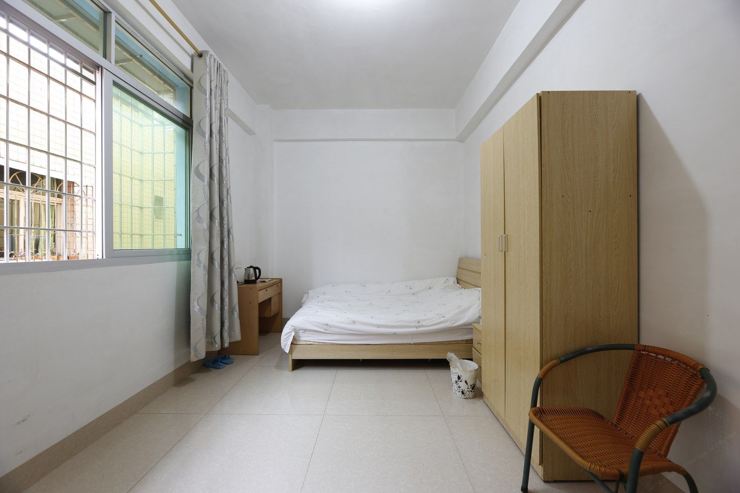 经济大床房