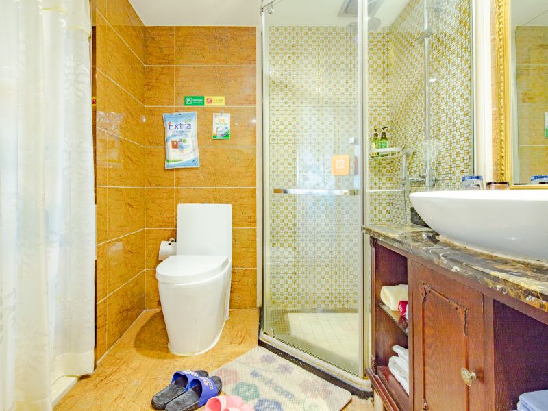 hotelPic