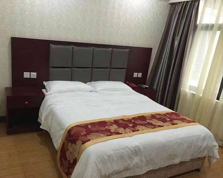 豪华商务大床房