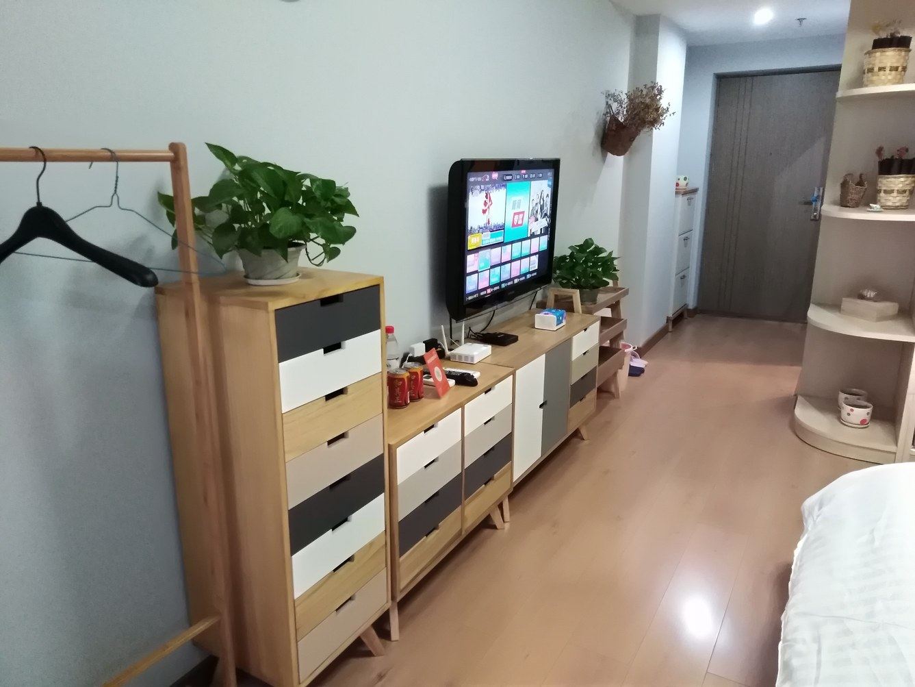 现代风一室大床房