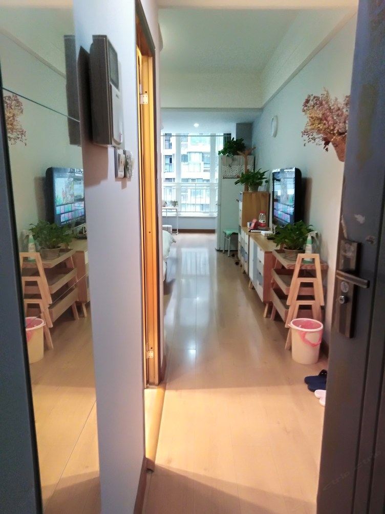 现代风一室大床房