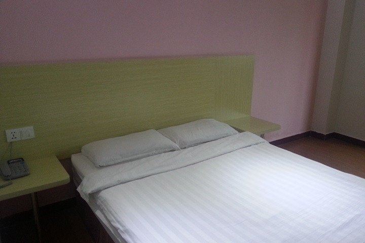 豪华大床房