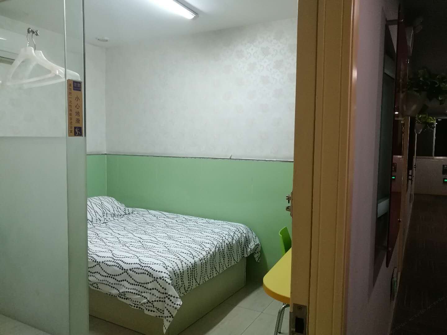 温馨大床房B(无窗)