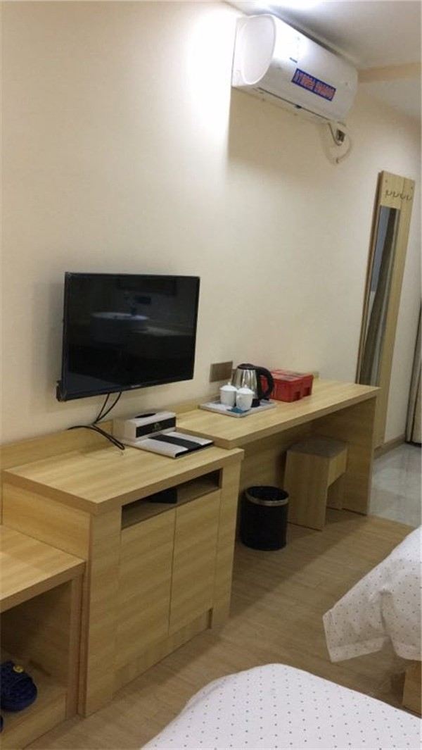豪华大床房