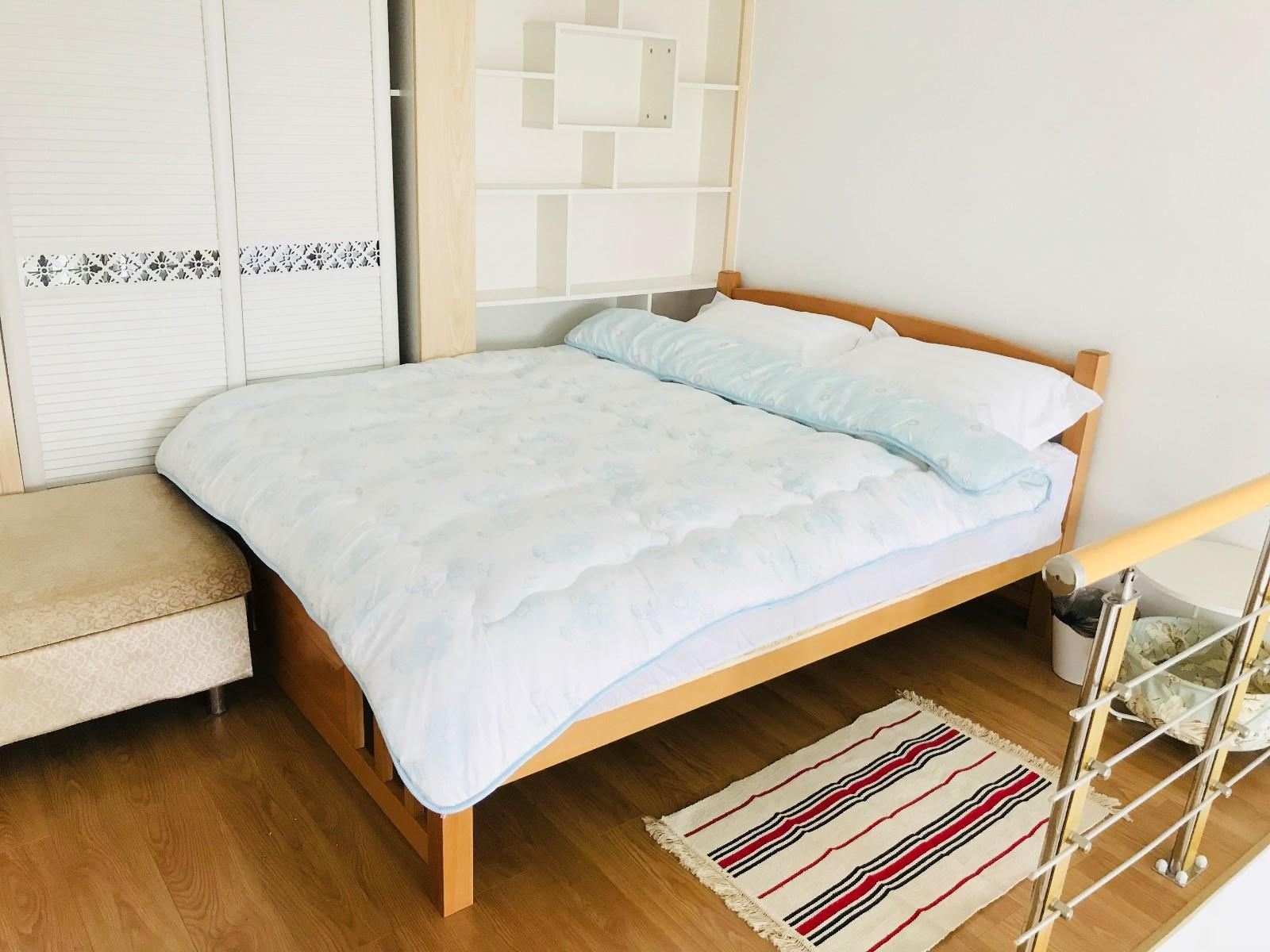 复式Loft简约精品大床房