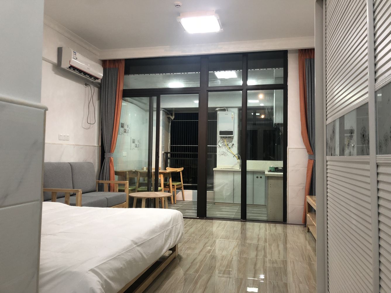 一室大床房