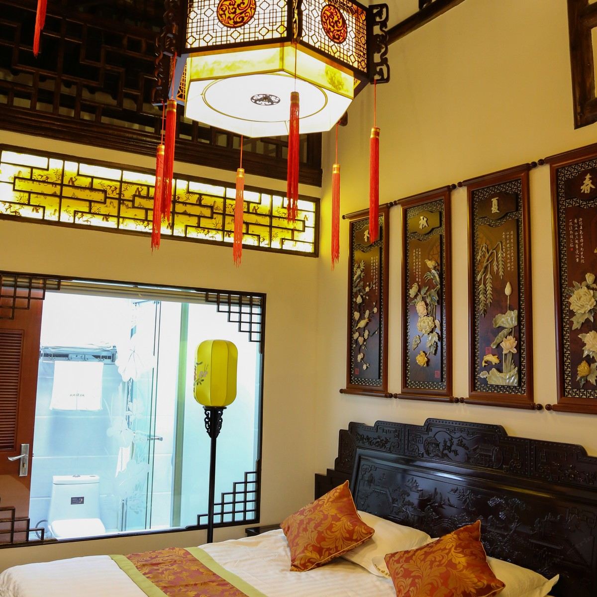 世德缘临河阳台观景大床房