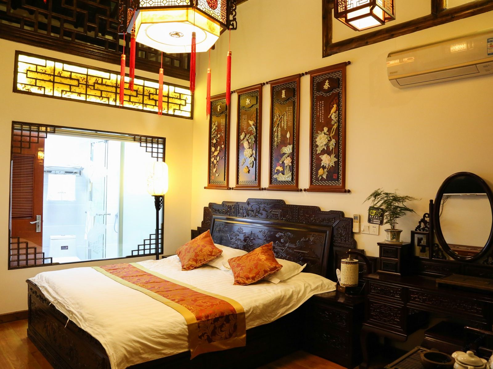 世德缘临河阳台观景大床房