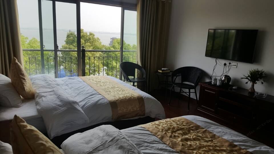 湖景大标间