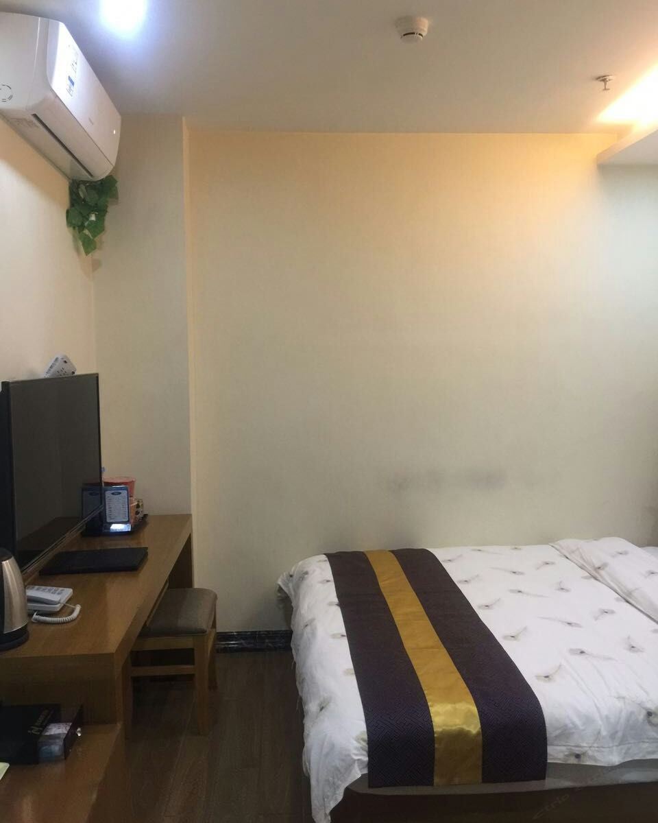大床房(无窗)