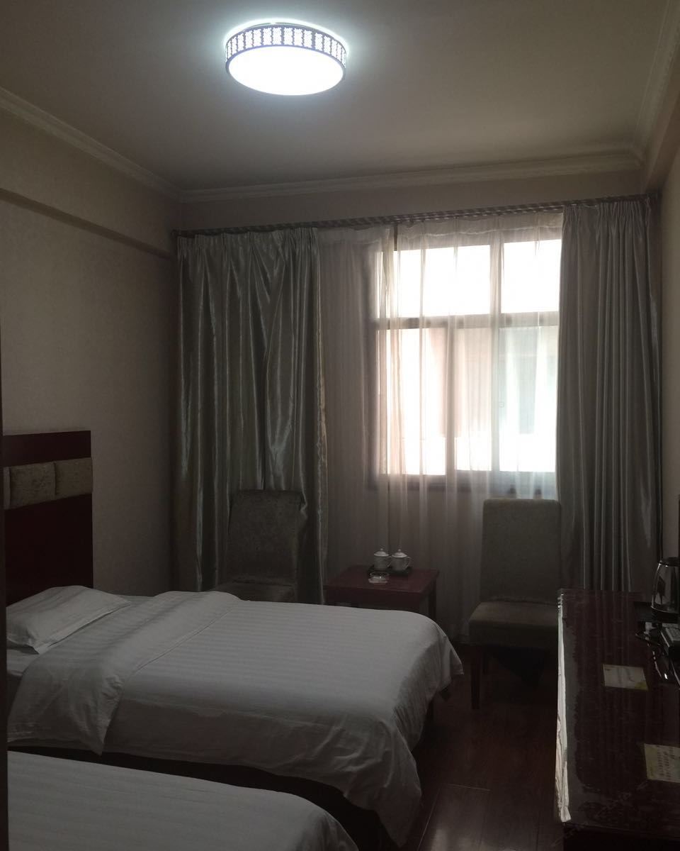 标准双床房