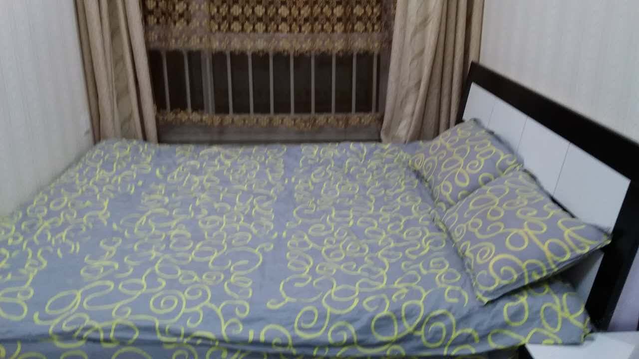 一室温馨大床