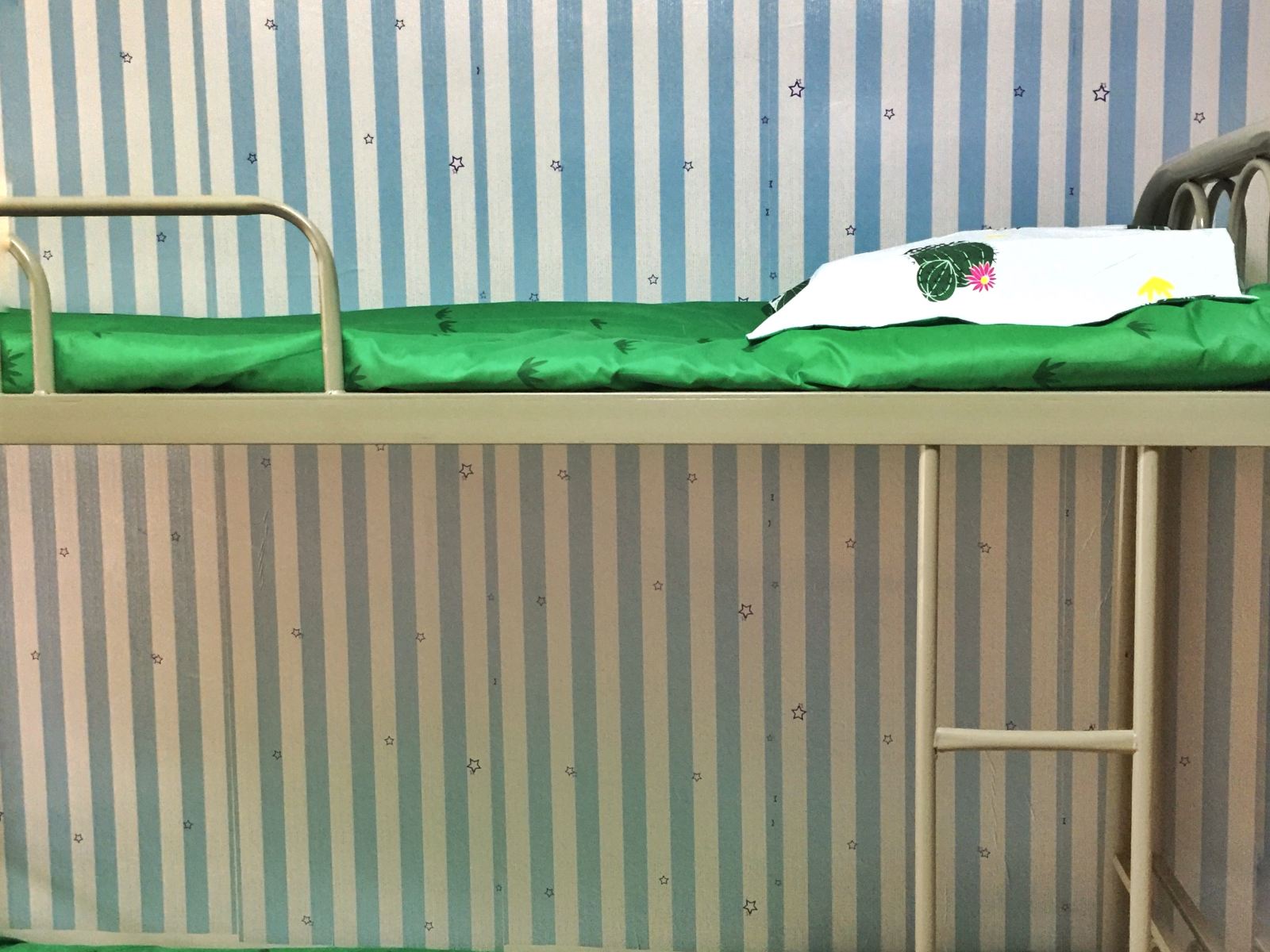 绅士男生十人间